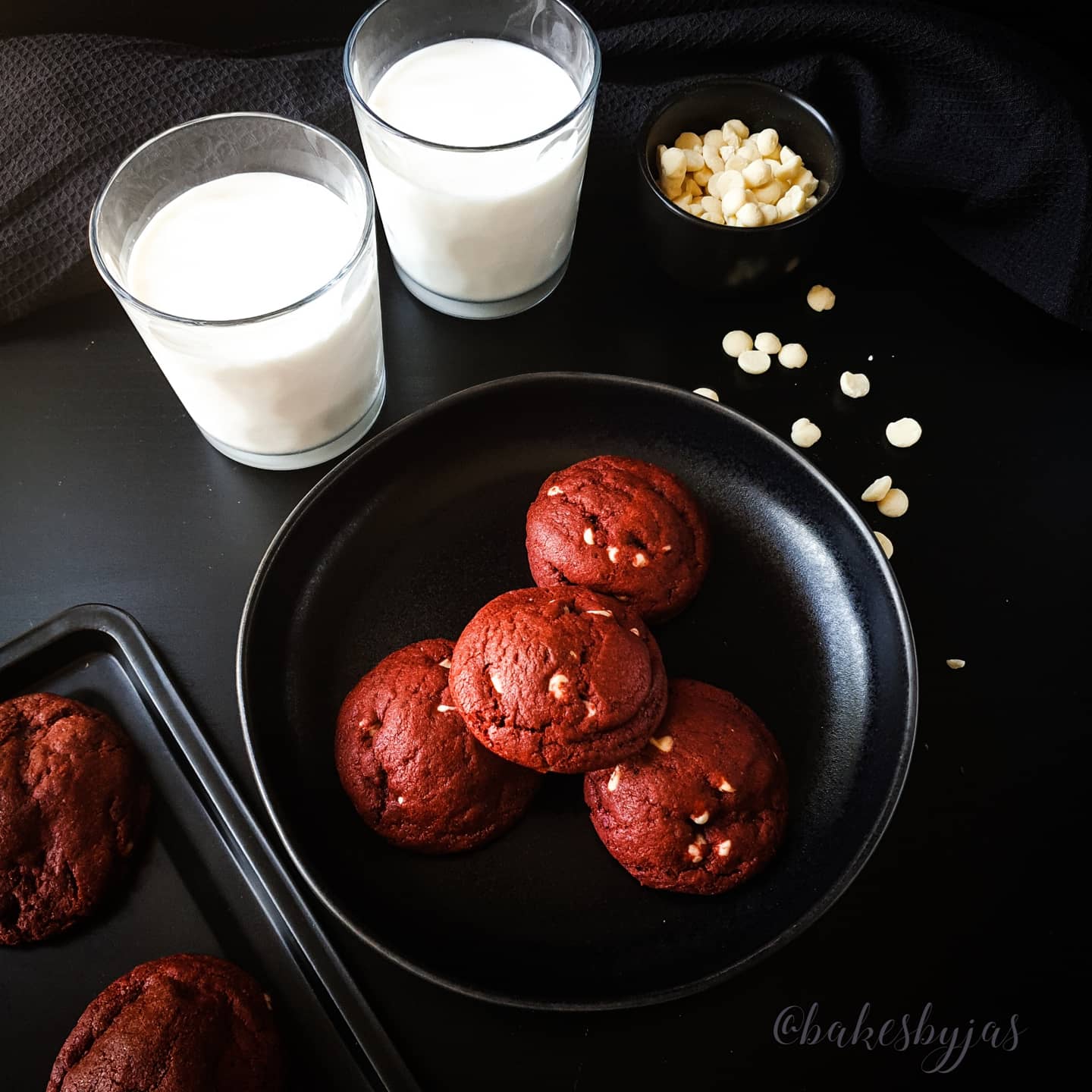 RED VELVET COOKIES